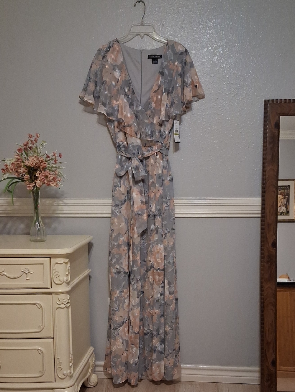 NWT Jessica Howard Pearl and Light Gray Dress